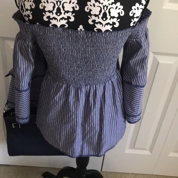 American Eagle | blue and white Off the Shoulder Peasant blouse - Bell sle - Med - Picture 3 of 9